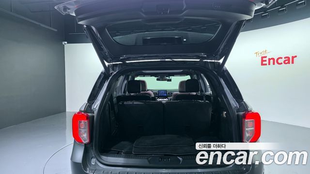 Ford Explorer (VI) 3.0 Platinum 4WD 2023 — фото 20