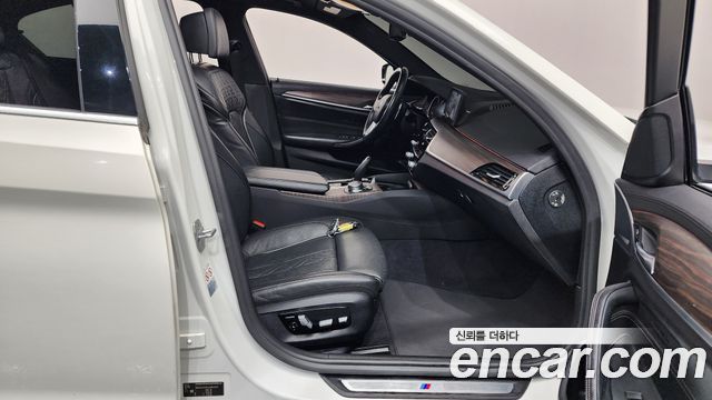 BMW 5 Series (G30) 520d xDrive M Sport Package Plus 2018 — фото 11