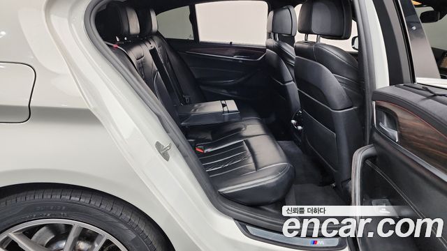 BMW 5 Series (G30) 520d xDrive M Sport Package Plus 2018 — фото 12