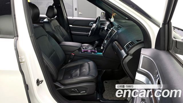 Ford Explorer 2.3 Limited 4WD 5th 2016 — фото 12