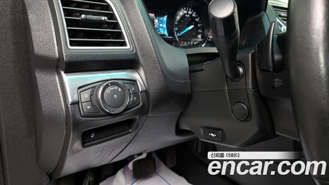 Ford Explorer 2.3 Limited 4WD 5th 2016 — фото 13