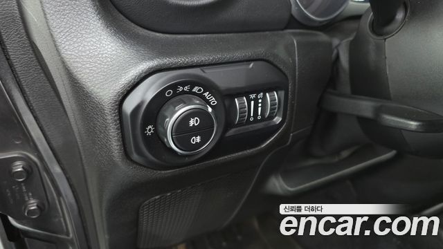 Jeep Wrangler (JL) 2.0 Overland 4Door 2019 — фото 23