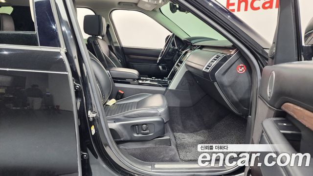 Land Rover Discovery 5 3.0 SD6 HSE Luxury 2019 — фото 15