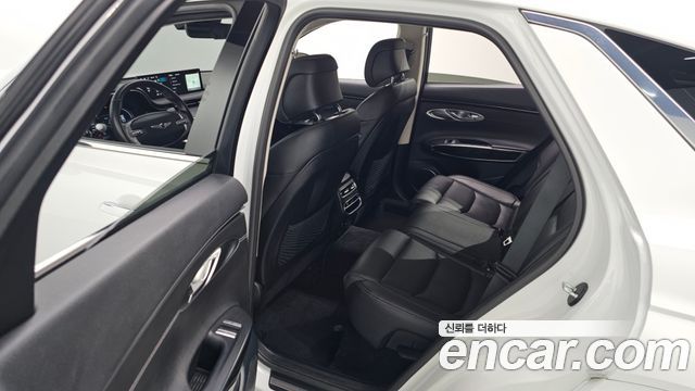 Genesis GV70 2.2 Diesel 2WD 2023 — фото 13
