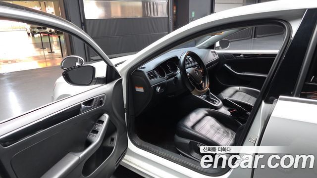 Volkswagen Jetta 2.0 TDI BlueMotion 6th 2016 — фото 10