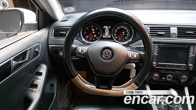 Volkswagen Jetta 2.0 TDI BlueMotion 6th 2016 — фото 13