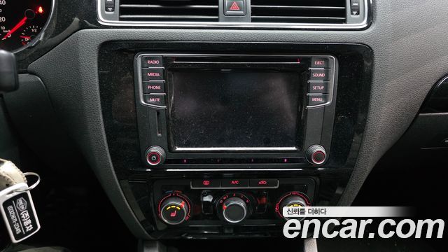 Volkswagen Jetta 2.0 TDI BlueMotion 6th 2016 — фото 14