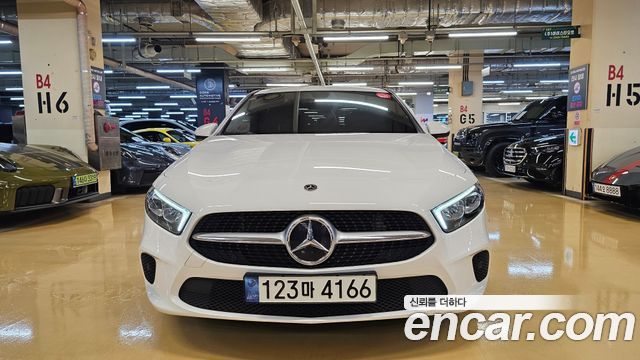 Mercedes-Benz A-Class (W177) A220 Sedan 2021 — фото 3