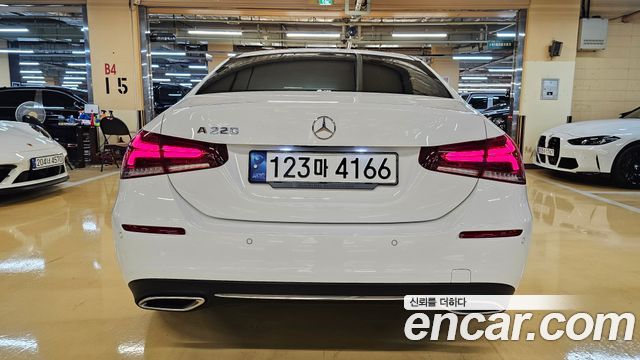 Mercedes-Benz A-Class (W177) A220 Sedan 2021 — фото 4