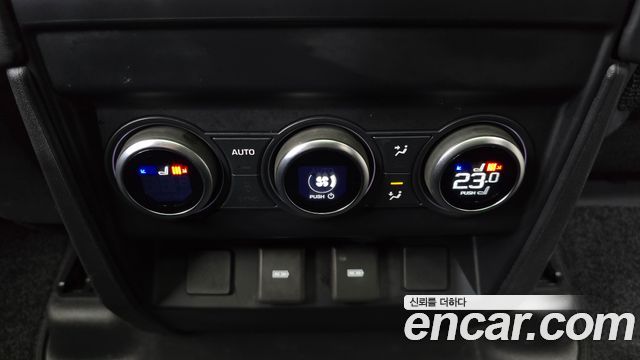 Land Rover Defender (L663) 130 D300 X-Dynamic HSE 2024 — фото 18