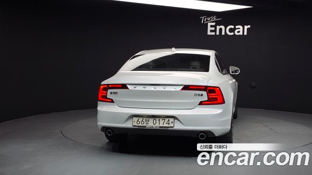 Volvo S90 D5 AWD Momentum 2017 — фото 4