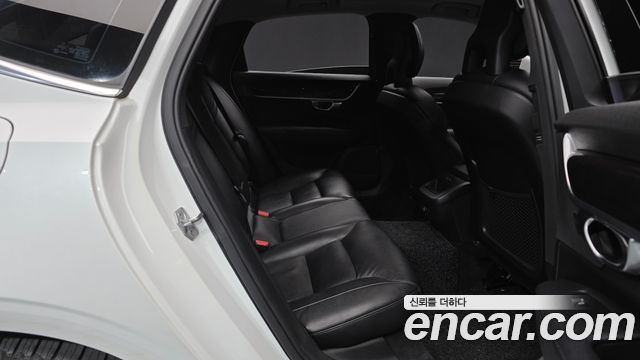 Volvo S90 D5 AWD Momentum 2017 — фото 16
