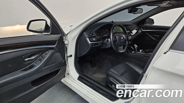 BMW 5 Series (F10) 528i xDrive 2015 — фото 10