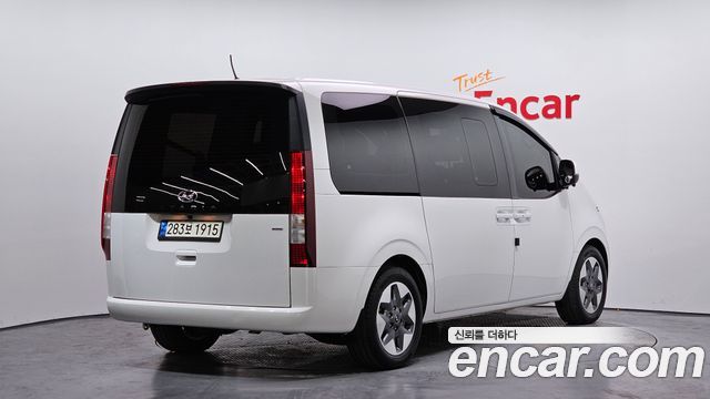 Hyundai Staria 4WD Tourer 9-Seater Modern 2022 — фото 2