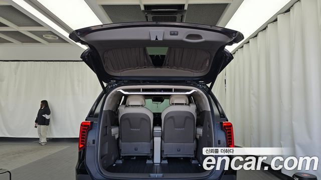 Kia Carnival (IV) Gasoline 4-Seater Hi Limousine Signature 2024 — фото 20