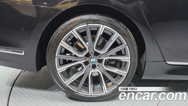 BMW 7 Series (G11) 740i M Sport 2021 — фото 5