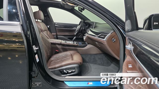 BMW 7 Series (G11) 740i M Sport 2021 — фото 11