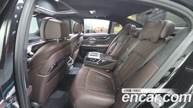 BMW 7 Series (G11) 740i M Sport 2021 — фото 12