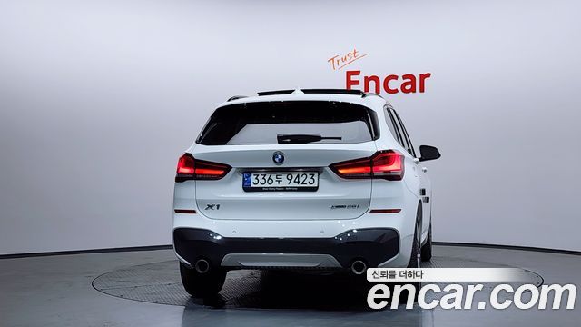 BMW X1 (F48) xDrive 20i M Sport 2021 — фото 4
