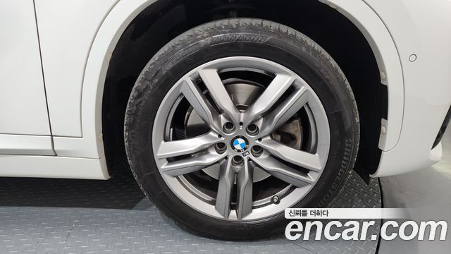 BMW X1 (F48) xDrive 20i M Sport 2021 — фото 5