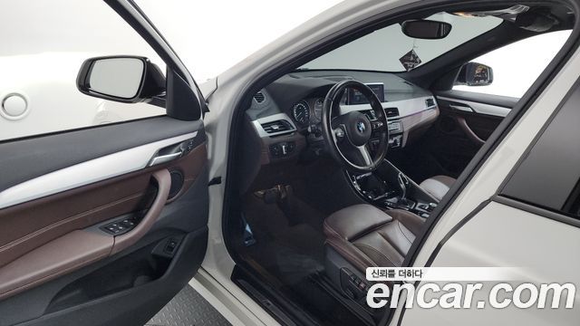 BMW X1 (F48) xDrive 20i M Sport 2021 — фото 10