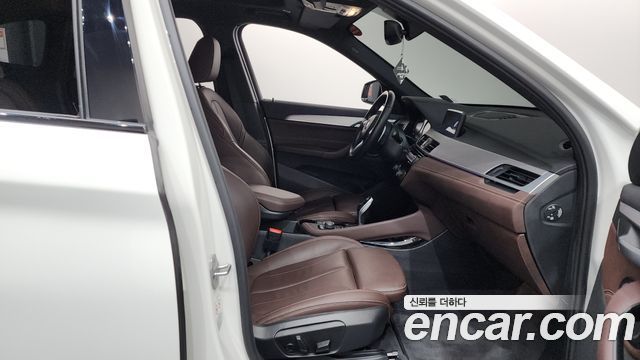 BMW X1 (F48) xDrive 20i M Sport 2021 — фото 15