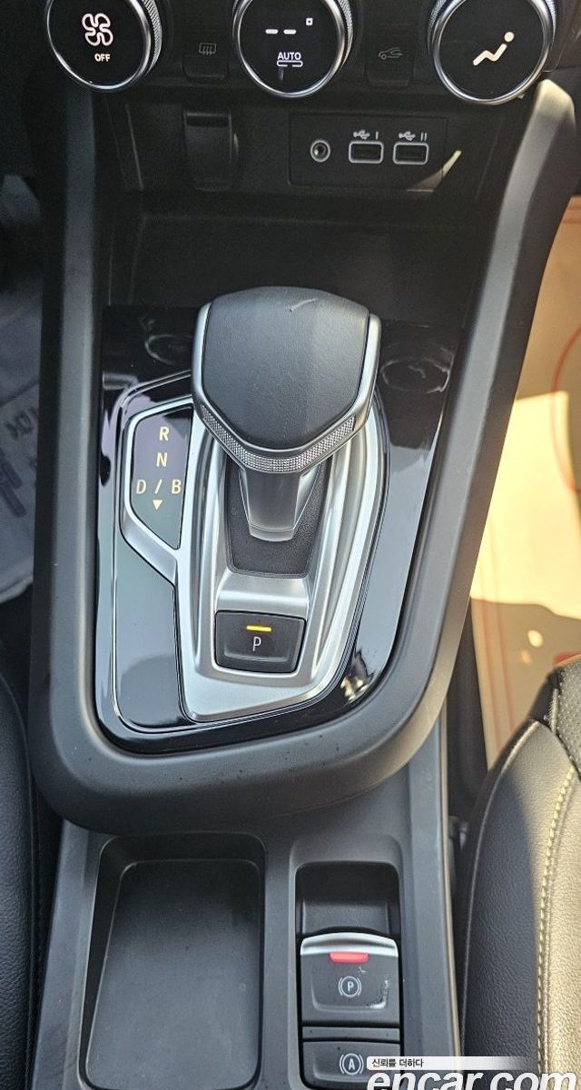 Renault Korea Arkana 1.6 E-TECH Iconic 2025 — фото 9