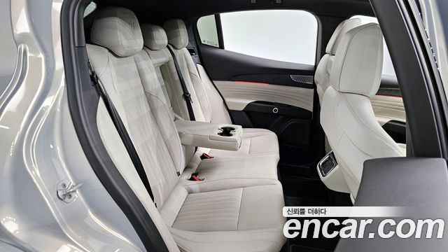 Maserati Grecale 2.0 AWD Modena 2023 — фото 12