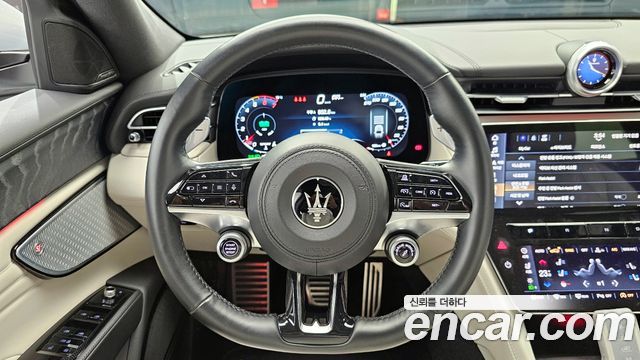 Maserati Grecale 2.0 AWD Modena 2023 — фото 13