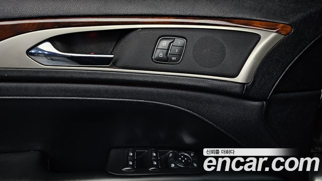 Lincoln MKZ Hybrid 2nd 2019 — фото 14