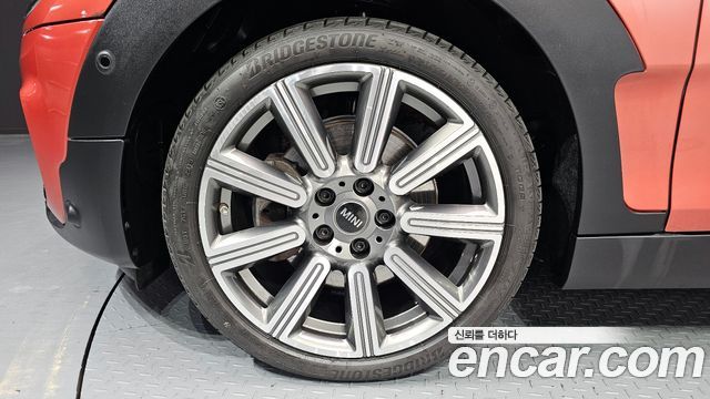 MINI Cooper S Clubman Standard 2nd 2020 — фото 5
