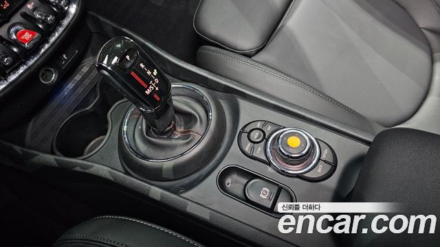 MINI Cooper S Clubman Standard 2nd 2020 — фото 9