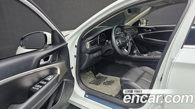 Genesis G70 Gasoline 2.0T 4WD 2023 — фото 10