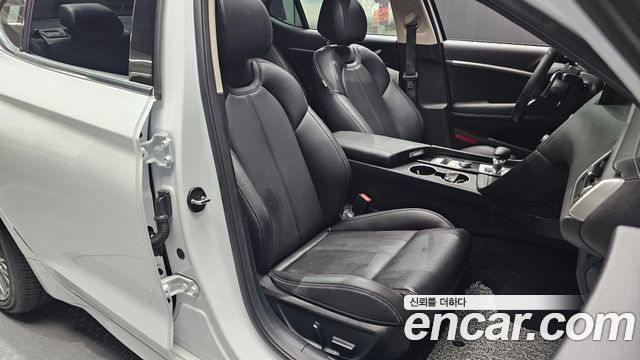 Genesis G70 Gasoline 2.0T 4WD 2023 — фото 11