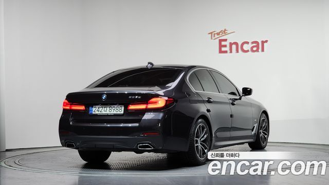 BMW 5 Series (G30) 523d M Sport 2021 — фото 2