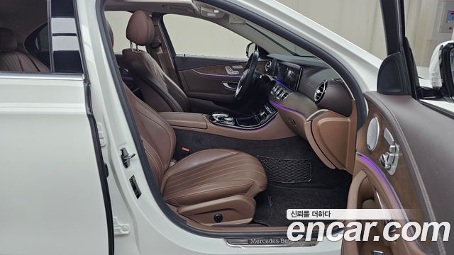 Mercedes-Benz E-Class (W213) E300 4MATIC Exclusive 2020 — фото 11