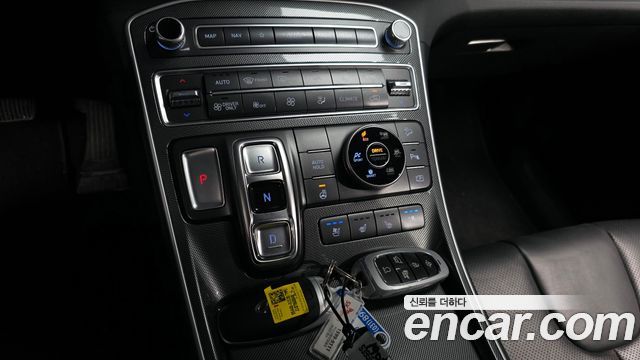 Hyundai Santa Fe HEV 1.6 4WD Exclusive 2022 — фото 9