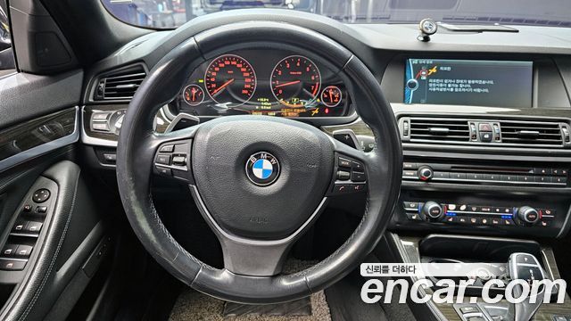 BMW 5 Series (F10) 535i 2011 — фото 13