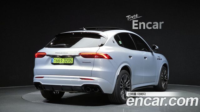 Maserati Grecale 2.0 AWD Modena 2023 — фото 2