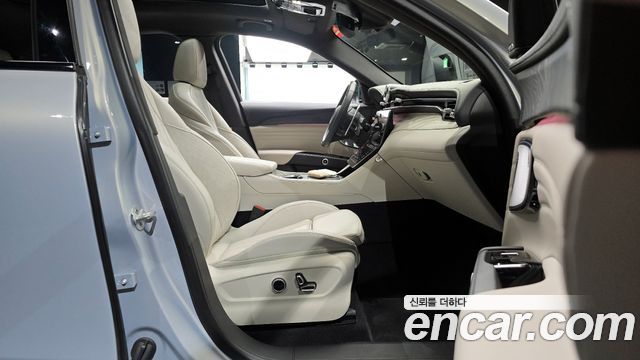 Maserati Grecale 2.0 AWD Modena 2023 — фото 11