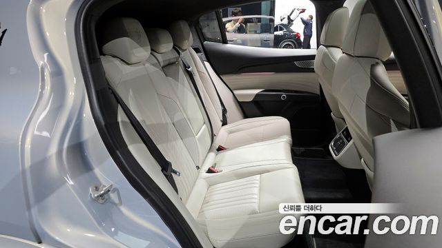 Maserati Grecale 2.0 AWD Modena 2023 — фото 12