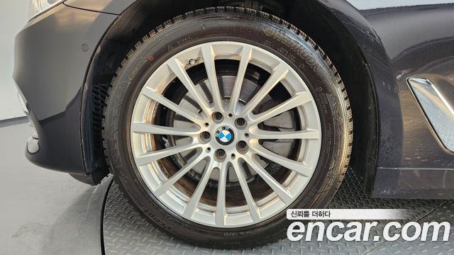 BMW 5 Series (G30) 520i Luxury 2020 — фото 5