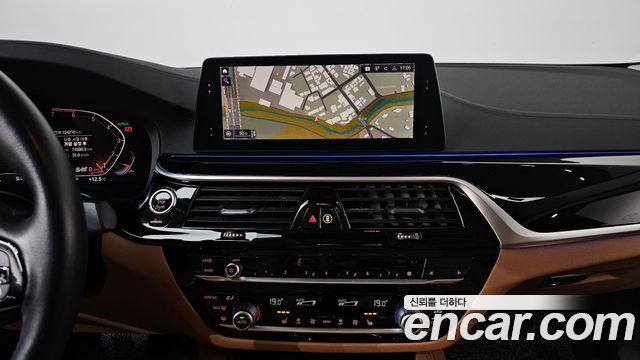 BMW 5 Series (G30) 520i Luxury 2020 — фото 18
