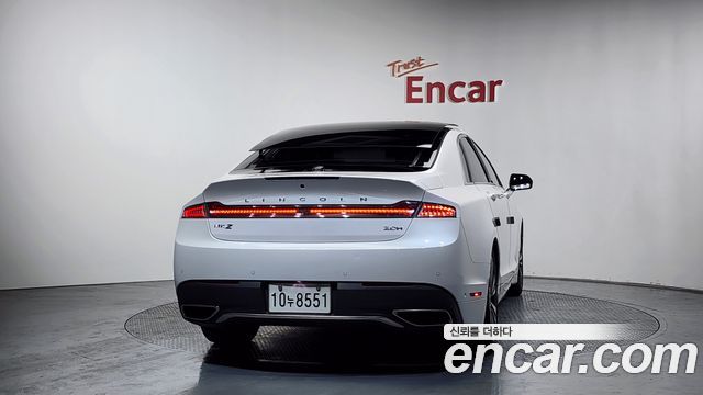 Lincoln MKZ Hybrid 2nd 2020 — фото 4