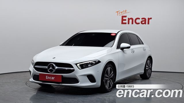 Mercedes-Benz A-Class (W177) A220 Hatchback 2023 — фото 1