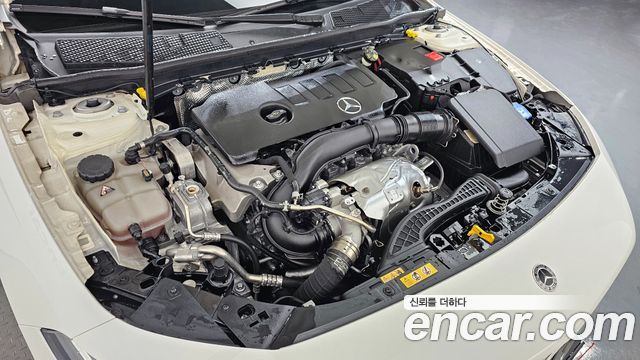Mercedes-Benz A-Class (W177) A220 Hatchback 2023 — фото 6