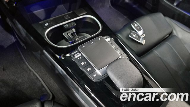 Mercedes-Benz A-Class (W177) A220 Hatchback 2023 — фото 18