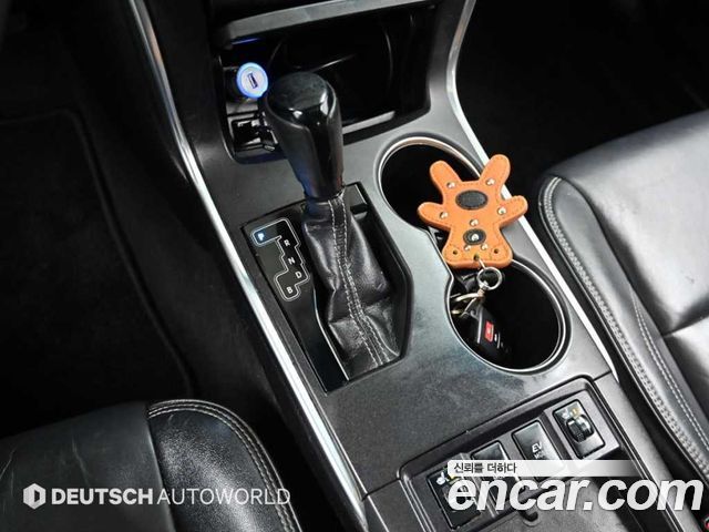 Toyota Camry Hybrid XLE 2017 — фото 9