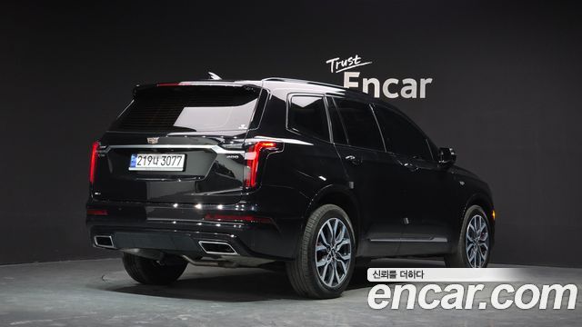 Cadillac XT6 3.6 Sport 2023 — фото 2