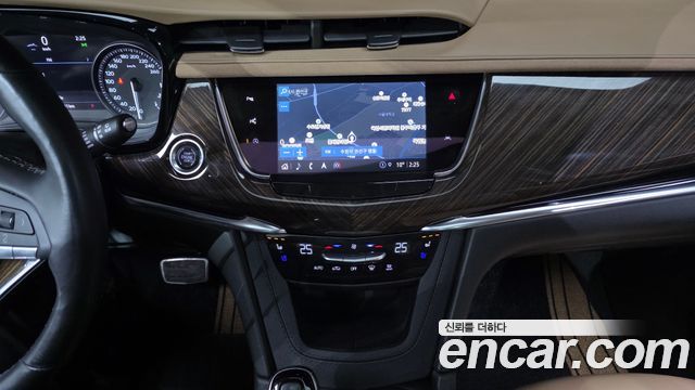 Cadillac XT6 3.6 Sport 2023 — фото 16